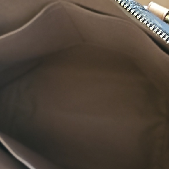 Louis Vuitton Totally MM Tote Monogram Canvas - Picture 5 of 14